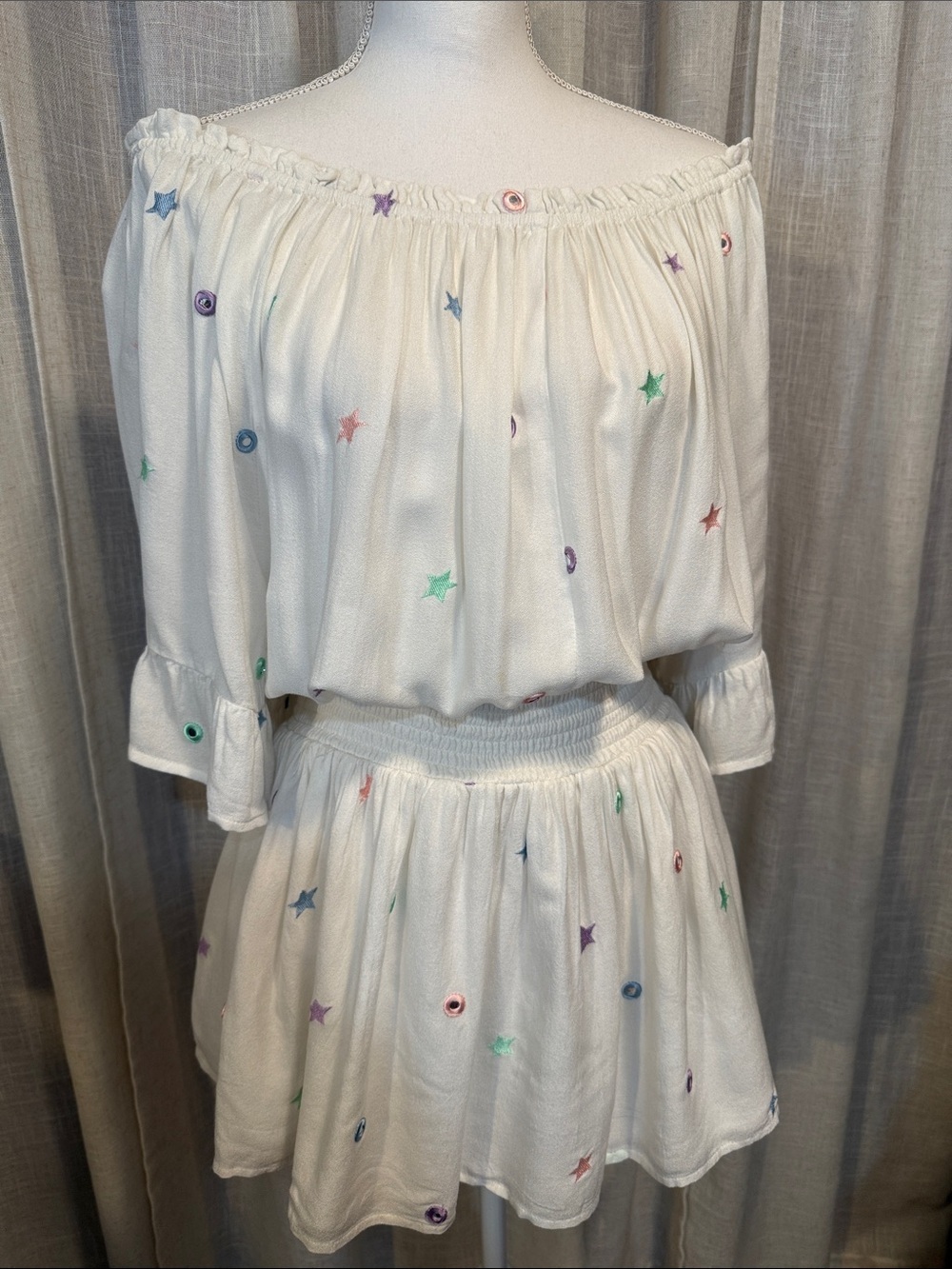 Surf Gypsy White Off Shoulder Embroidered Star Mini Dress Size Small Boho